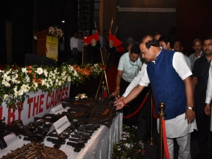 Eight extremist groups lay down arms in Assam; CM announces rehabilitation program | Eight extremist groups lay down arms in Assam; CM announces rehabilitation program