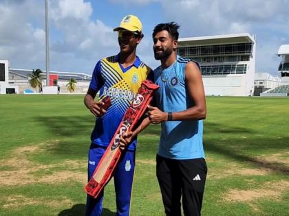 Mohammed Siraj gifts his bat to young cricketer; Team India come up with special gesture for local players in Barbados | Mohammed Siraj gifts his bat to young cricketer; Team India come up with special gesture for local players in Barbados