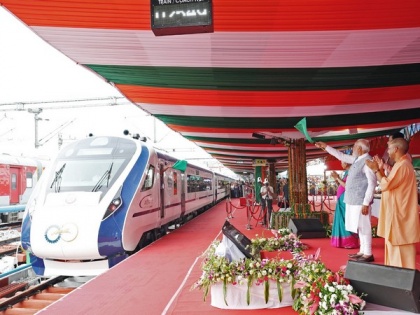 Vande Bharat trains flagged off between Gorakhpur-Lucknow, Jodhpur-Sabarmati; total 50 operational routes in India | Vande Bharat trains flagged off between Gorakhpur-Lucknow, Jodhpur-Sabarmati; total 50 operational routes in India
