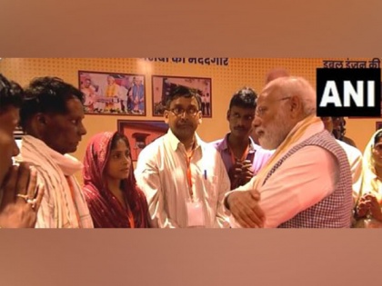 PM Modi interacts with beneficiaries of Ayushman Bharat, PM SVANidhi; says these schemes are for poor | PM Modi interacts with beneficiaries of Ayushman Bharat, PM SVANidhi; says these schemes are for poor