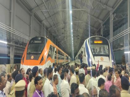 New Vande Bharat Express will be saffron in colour, Railway Minister Vaishnaw says "inspired by Tricolour" | New Vande Bharat Express will be saffron in colour, Railway Minister Vaishnaw says "inspired by Tricolour" New Vande Bharat Express will be saffron in colour, Railway Minister Vaishnaw says "inspired by Tricolour" | New Vande Bharat Express will be saffron in colour, Railway Minister Vaishnaw says "inspired by Tricolour"