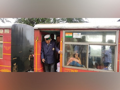 Himachal Pradesh: Writers, poets take train journey to pay tribute to Baba Bhalku | Himachal Pradesh: Writers, poets take train journey to pay tribute to Baba Bhalku