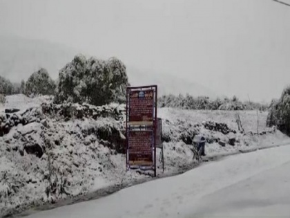 Himachal: 'Unexpected' snowfall in Lahaul-Spiti village | Himachal: 'Unexpected' snowfall in Lahaul-Spiti village