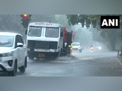 Delhi: NDMC teams working tirelessly to drain out rainwater from roads to prevent waterlogging | Delhi: NDMC teams working tirelessly to drain out rainwater from roads to prevent waterlogging