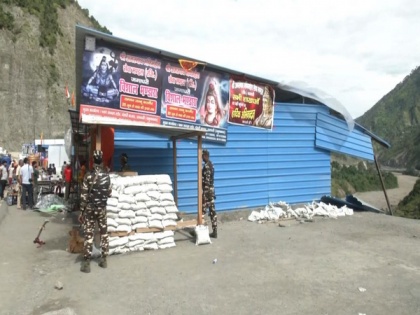 Overflowing Chenab River washes away shed used as community kitchen for Amarnath pilgrims, none hurt | Overflowing Chenab River washes away shed used as community kitchen for Amarnath pilgrims, none hurt
