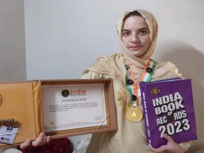 Shariqa Gulzar: Kashmiri teenager enters India Book of Records for portrait of firepot | Shariqa Gulzar: Kashmiri teenager enters India Book of Records for portrait of firepot