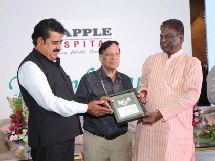 Honoring Excellence: Apple Hospital felicitates esteemed doctors of Indore on the occasion of Doctor's Day | Honoring Excellence: Apple Hospital felicitates esteemed doctors of Indore on the occasion of Doctor's Day