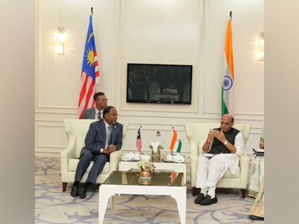 Rajnath Singh meets Malaysian PM Anwar Ibrahim, evaluate defence cooperation | Rajnath Singh meets Malaysian PM Anwar Ibrahim, evaluate defence cooperation