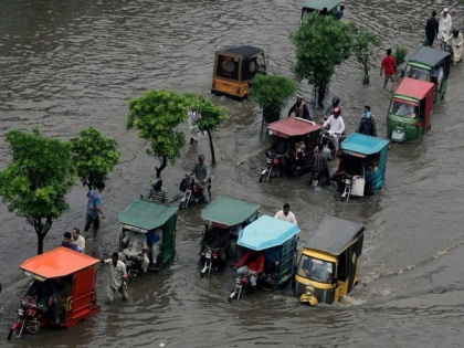Pakistan: Delayed drainage, open manholes compound Lahore's monsoon woes | Pakistan: Delayed drainage, open manholes compound Lahore's monsoon woes