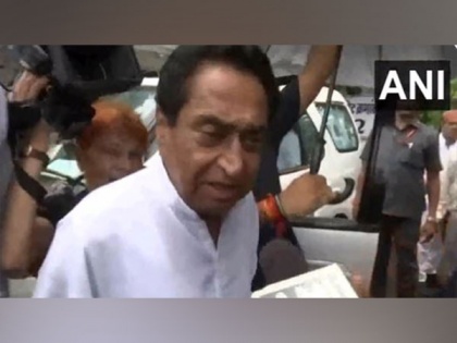 Kamal Nath meets Madhya Pradesh Governor on "suppression of tribals" in state | Kamal Nath meets Madhya Pradesh Governor on "suppression of tribals" in state