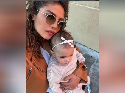 Priyanka Chopra treats fans with her daughter's adorable picture, calls her, "Angel" | Priyanka Chopra treats fans with her daughter's adorable picture, calls her, "Angel"