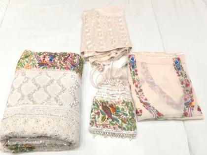 Sari worth Rs 21 lakhs made with pearls from Japan, real Swarovski turns out to be an eye-catcher | Sari worth Rs 21 lakhs made with pearls from Japan, real Swarovski turns out to be an eye-catcher Sari worth Rs 21 lakhs made with pearls from Japan, real Swarovski turns out to be an eye-catcher | Sari worth Rs 21 lakhs made with pearls from Japan, real Swarovski turns out to be an eye-catcher