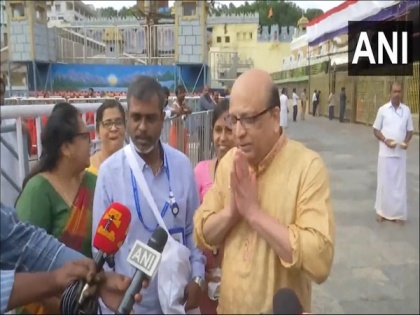 AP: Day ahead of launch, ISRO team visits Tirupathi temple with miniature model of Chandrayaan-3 | AP: Day ahead of launch, ISRO team visits Tirupathi temple with miniature model of Chandrayaan-3