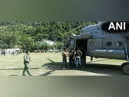 Himachal Pradesh: Air force helicopters deliver relief materials to flood-affected areas | Himachal Pradesh: Air force helicopters deliver relief materials to flood-affected areas