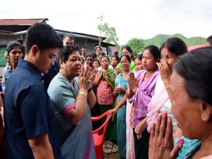 Manipur Governor Anusuiya Uikey visits relief camp in Imphal East | Manipur Governor Anusuiya Uikey visits relief camp in Imphal East