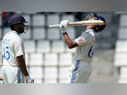 Sachin Tendulkar, other cricketing fraternity laud 'Mumbaikar' Yashasvi Jaiswal on his test ton in debut match  | Sachin Tendulkar, other cricketing fraternity laud 'Mumbaikar' Yashasvi Jaiswal on his test ton in debut match 