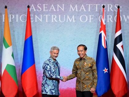 India supports Indonesia's chairship for East Asia summit | India supports Indonesia's chairship for East Asia summit India supports Indonesia's chairship for East Asia summit | India supports Indonesia's chairship for East Asia summit