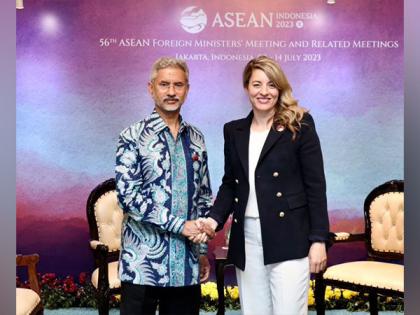 Ensure security of our diplomats, combat incitement to violence: Jaishankar to Canadian counterpart Mélanie Joly | Ensure security of our diplomats, combat incitement to violence: Jaishankar to Canadian counterpart Mélanie Joly Ensure security of our diplomats, combat incitement to violence: Jaishankar to Canadian counterpart Mélanie Joly | Ensure security of our diplomats, combat incitement to violence: Jaishankar to Canadian counterpart Mélanie Joly