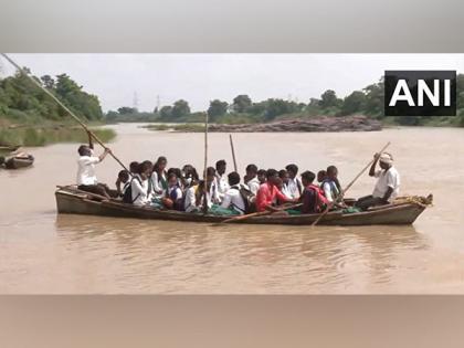 Maharashtra: Children risk lives to reach school on overcrowded boats | Maharashtra: Children risk lives to reach school on overcrowded boats Maharashtra: Children risk lives to reach school on overcrowded boats | Maharashtra: Children risk lives to reach school on overcrowded boats