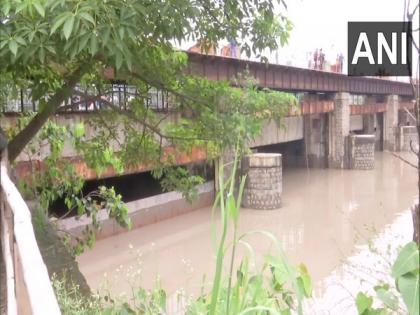 CM Kejriwal calls cabinet meeting amid flood situation in parts of Delhi  | CM Kejriwal calls cabinet meeting amid flood situation in parts of Delhi 
