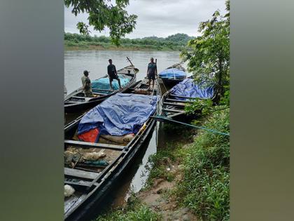 BSF Meghalaya seizes 29,000 kilograms of sugar worth Rs 11 lakh headed for Bangladesh | BSF Meghalaya seizes 29,000 kilograms of sugar worth Rs 11 lakh headed for Bangladesh BSF Meghalaya seizes 29,000 kilograms of sugar worth Rs 11 lakh headed for Bangladesh | BSF Meghalaya seizes 29,000 kilograms of sugar worth Rs 11 lakh headed for Bangladesh