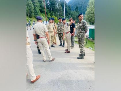 Amarnath Yatra: ADGP Kashmir visits Nunwan base camp, reviews security arrangements | Amarnath Yatra: ADGP Kashmir visits Nunwan base camp, reviews security arrangements