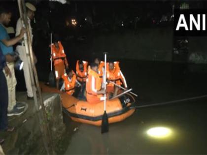 As Yamuna continues to overflow, NDRF carries out rescue operation in Delhi's Pragati Maidan | As Yamuna continues to overflow, NDRF carries out rescue operation in Delhi's Pragati Maidan As Yamuna continues to overflow, NDRF carries out rescue operation in Delhi's Pragati Maidan | As Yamuna continues to overflow, NDRF carries out rescue operation in Delhi's Pragati Maidan