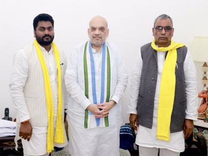SBSP chief Om Prakash Rajbhar joins NDA govt; thanks PM Modi, Amit Shah | SBSP chief Om Prakash Rajbhar joins NDA govt; thanks PM Modi, Amit Shah SBSP chief Om Prakash Rajbhar joins NDA govt; thanks PM Modi, Amit Shah | SBSP chief Om Prakash Rajbhar joins NDA govt; thanks PM Modi, Amit Shah