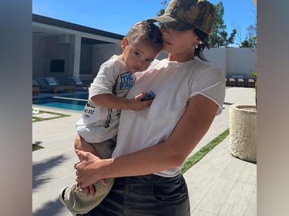 Kylie Jenner shares adorable picture with her son, calls him, “big boy” | Kylie Jenner shares adorable picture with her son, calls him, “big boy” Kylie Jenner shares adorable picture with her son, calls him, “big boy” | Kylie Jenner shares adorable picture with her son, calls him, “big boy”