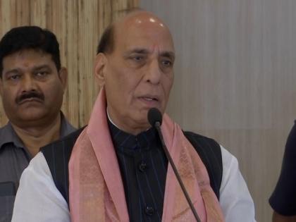 Rajnath Singh calls on BJP councillors in Lucknow to build relations across party lines | Rajnath Singh calls on BJP councillors in Lucknow to build relations across party lines Rajnath Singh calls on BJP councillors in Lucknow to build relations across party lines | Rajnath Singh calls on BJP councillors in Lucknow to build relations across party lines