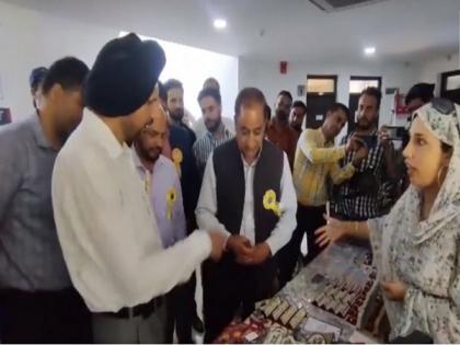 Startup Leadership Summit focusing young entrepreneurs held in Srinagar | Startup Leadership Summit focusing young entrepreneurs held in Srinagar Startup Leadership Summit focusing young entrepreneurs held in Srinagar | Startup Leadership Summit focusing young entrepreneurs held in Srinagar