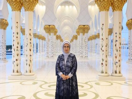 Turkey's first lady visits Sheikh Zayed Grand Mosque | Turkey's first lady visits Sheikh Zayed Grand Mosque Turkey's first lady visits Sheikh Zayed Grand Mosque | Turkey's first lady visits Sheikh Zayed Grand Mosque