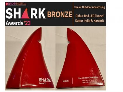 Innovative Durga Puja Outdoor Advertising Campaign wins Accolade at ET Brand Equity Shark Awards 2023 | Innovative Durga Puja Outdoor Advertising Campaign wins Accolade at ET Brand Equity Shark Awards 2023 Innovative Durga Puja Outdoor Advertising Campaign wins Accolade at ET Brand Equity Shark Awards 2023 | Innovative Durga Puja Outdoor Advertising Campaign wins Accolade at ET Brand Equity Shark Awards 2023