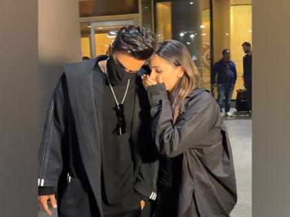 Airport diaries: Alia, Ranveer twin in black comfortable, stylish outfits | Airport diaries: Alia, Ranveer twin in black comfortable, stylish outfits Airport diaries: Alia, Ranveer twin in black comfortable, stylish outfits | Airport diaries: Alia, Ranveer twin in black comfortable, stylish outfits