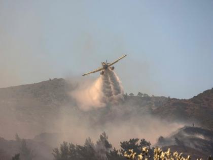 Greece wildfires: Two pilots die as firefighting plane crashes | Greece wildfires: Two pilots die as firefighting plane crashes Greece wildfires: Two pilots die as firefighting plane crashes | Greece wildfires: Two pilots die as firefighting plane crashes