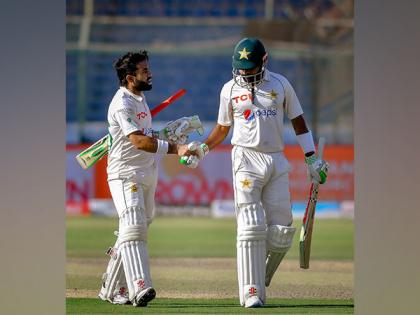 Pakistan batter Sarfaraz Ahmed hit by bouncer during second Test, Mohammad Rizwan comes as substitute | Pakistan batter Sarfaraz Ahmed hit by bouncer during second Test, Mohammad Rizwan comes as substitute