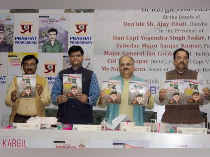 Book "Kargil: Ek Yatri Ki Jubani" Released, a True Tribute to Martyrs of Kargil War | Book "Kargil: Ek Yatri Ki Jubani" Released, a True Tribute to Martyrs of Kargil War Book "Kargil: Ek Yatri Ki Jubani" Released, a True Tribute to Martyrs of Kargil War | Book "Kargil: Ek Yatri Ki Jubani" Released, a True Tribute to Martyrs of Kargil War