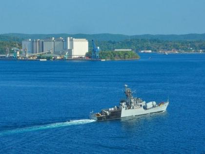 After saving 36 fishermen in Bay of Bengal, INS Khanjar arrives in Sri Lanka | After saving 36 fishermen in Bay of Bengal, INS Khanjar arrives in Sri Lanka After saving 36 fishermen in Bay of Bengal, INS Khanjar arrives in Sri Lanka | After saving 36 fishermen in Bay of Bengal, INS Khanjar arrives in Sri Lanka