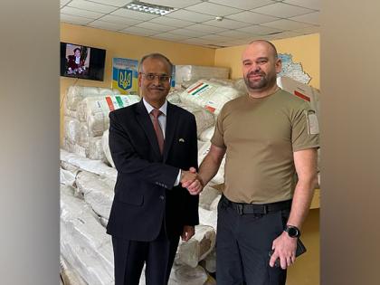 India hands over humanitarian aid to Ukraine | India hands over humanitarian aid to Ukraine