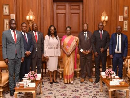India, Malawi share long-standing friendly relations: President Droupadi Murmu | India, Malawi share long-standing friendly relations: President Droupadi Murmu India, Malawi share long-standing friendly relations: President Droupadi Murmu | India, Malawi share long-standing friendly relations: President Droupadi Murmu