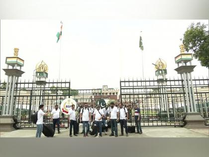 Pakistan Hockey team arrive in India via Attari-Wagah border for Asian Champions Trophy | Pakistan Hockey team arrive in India via Attari-Wagah border for Asian Champions Trophy