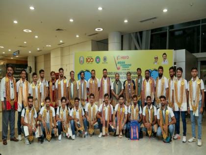 Pakistan team arrive at Chennai to participate in Asian Men's Hockey Champions Trophy | Pakistan team arrive at Chennai to participate in Asian Men's Hockey Champions Trophy Pakistan team arrive at Chennai to participate in Asian Men's Hockey Champions Trophy | Pakistan team arrive at Chennai to participate in Asian Men's Hockey Champions Trophy