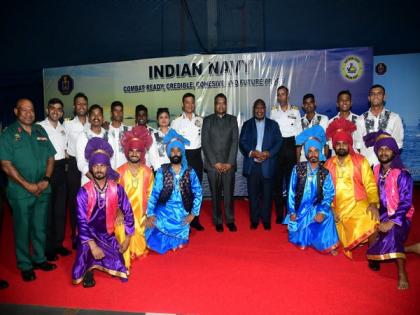 INS Sahyadri, Kolkata host onboard naval reception for Papua New Guinea Prime Minister James Marape | INS Sahyadri, Kolkata host onboard naval reception for Papua New Guinea Prime Minister James Marape INS Sahyadri, Kolkata host onboard naval reception for Papua New Guinea Prime Minister James Marape | INS Sahyadri, Kolkata host onboard naval reception for Papua New Guinea Prime Minister James Marape