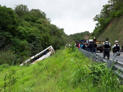 15 killed, 21 injured in bus crash in Mexico’s Nayarit | 15 killed, 21 injured in bus crash in Mexico’s Nayarit