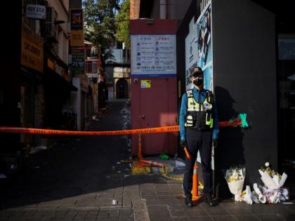 South Korean police beef up patrols, searches in wake of stabbing rampages | South Korean police beef up patrols, searches in wake of stabbing rampages South Korean police beef up patrols, searches in wake of stabbing rampages | South Korean police beef up patrols, searches in wake of stabbing rampages