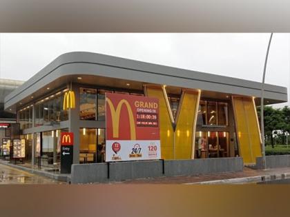McDonald's India launches India's first Airport Drive-Thru Restaurant in Mumbai | McDonald's India launches India's first Airport Drive-Thru Restaurant in Mumbai McDonald's India launches India's first Airport Drive-Thru Restaurant in Mumbai | McDonald's India launches India's first Airport Drive-Thru Restaurant in Mumbai