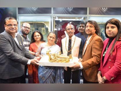 Shiv Narayan Jewellers Unveils a Majestic Masterpiece 'Shri Ananth Padmanabhaswamy' at IIJS 2023 | Shiv Narayan Jewellers Unveils a Majestic Masterpiece 'Shri Ananth Padmanabhaswamy' at IIJS 2023