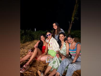 Sara Ali Khan shares fun pictures with her friends, calls it “purest love” | Sara Ali Khan shares fun pictures with her friends, calls it “purest love” Sara Ali Khan shares fun pictures with her friends, calls it “purest love” | Sara Ali Khan shares fun pictures with her friends, calls it “purest love”