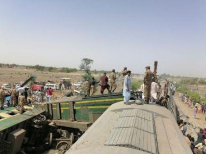 Pakistan: Six railway officials suspended in connection with Hazara Express train derailment | Pakistan: Six railway officials suspended in connection with Hazara Express train derailment Pakistan: Six railway officials suspended in connection with Hazara Express train derailment | Pakistan: Six railway officials suspended in connection with Hazara Express train derailment