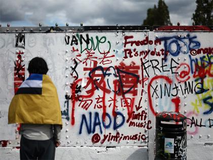 Chinese political slogans in London's Graffiti area sparks row | Chinese political slogans in London's Graffiti area sparks row Chinese political slogans in London's Graffiti area sparks row | Chinese political slogans in London's Graffiti area sparks row